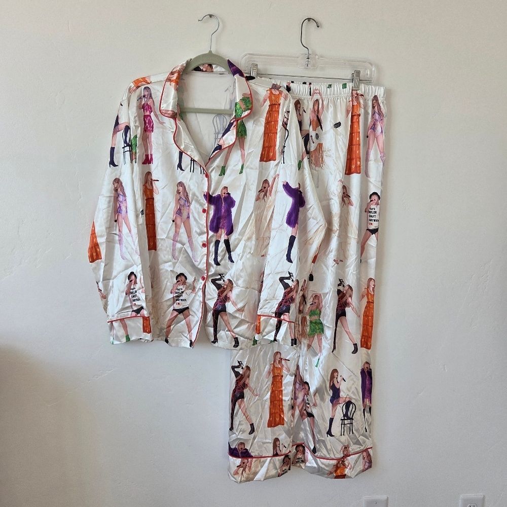 Taylor Swift Satin Pajamas Eras Tour Women's XL Long Sleeve Button Up Sleepwear